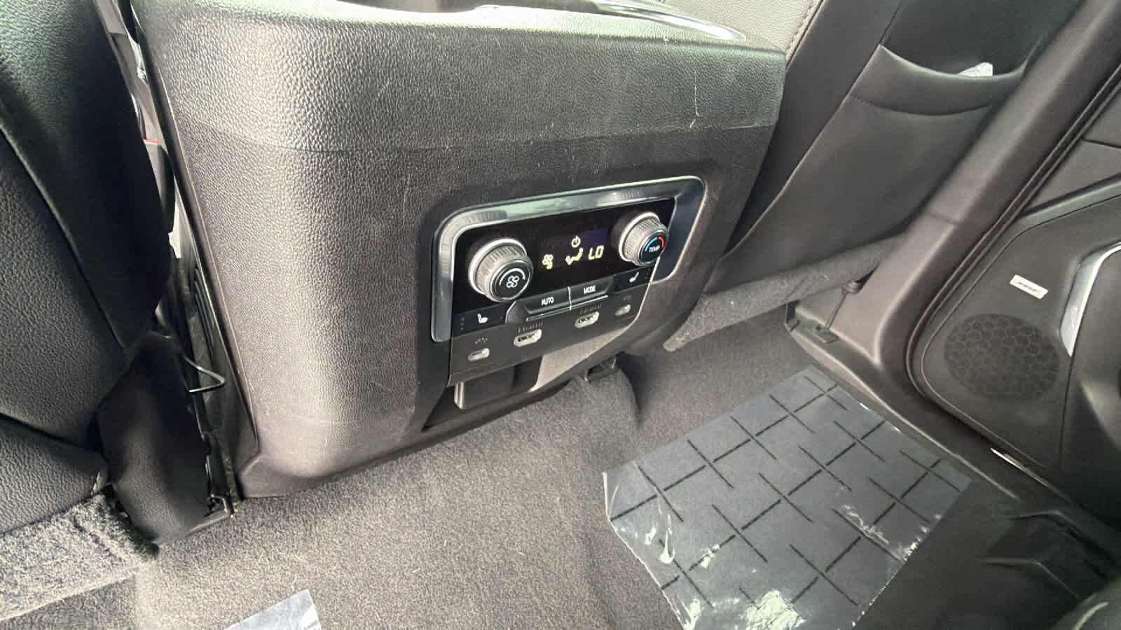 Thumbnail: 2021 Chevrolet Tahoe - 25