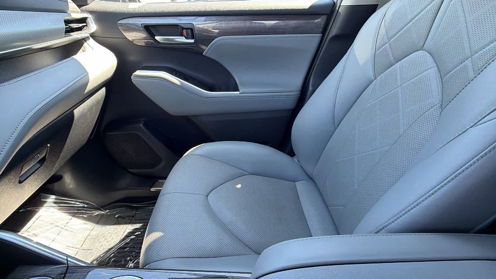 2024 Toyota Highlander Platinum - Photo 12