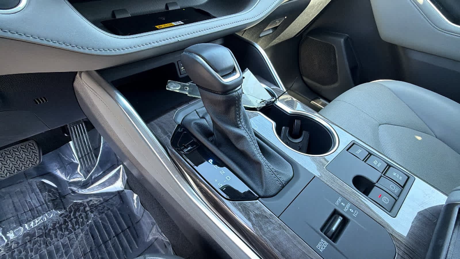 2024 Toyota Highlander Platinum - Photo 13