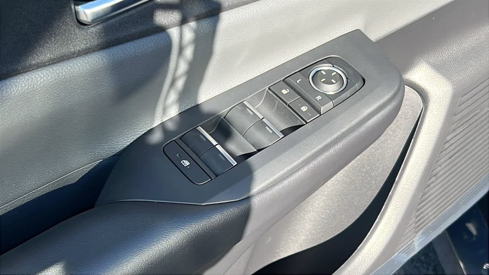 Thumbnail: 2025 Toyota Prius - 22