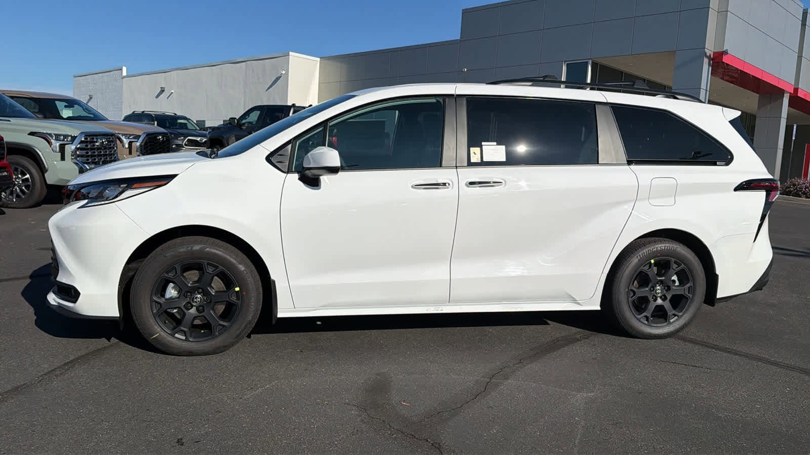 Thumbnail: 2026 Toyota Sienna - 8