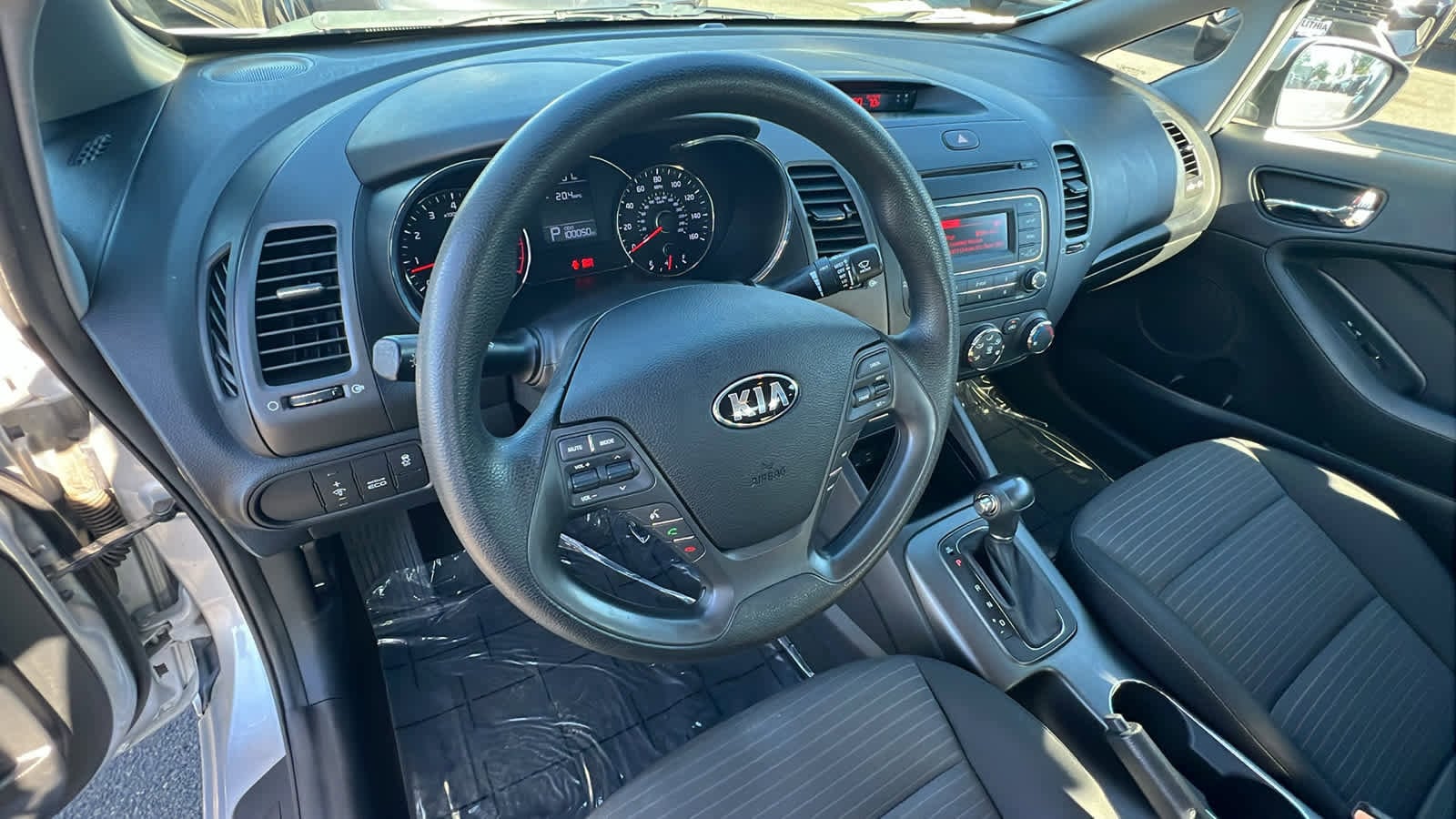 Thumbnail: 2016 Kia Forte - 10