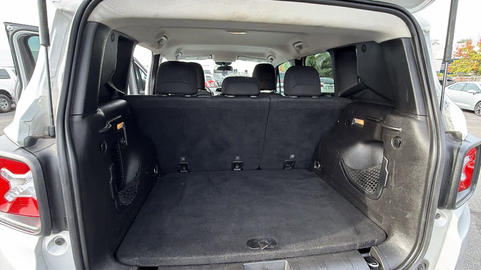 Thumbnail: 2017 Jeep Renegade - 27