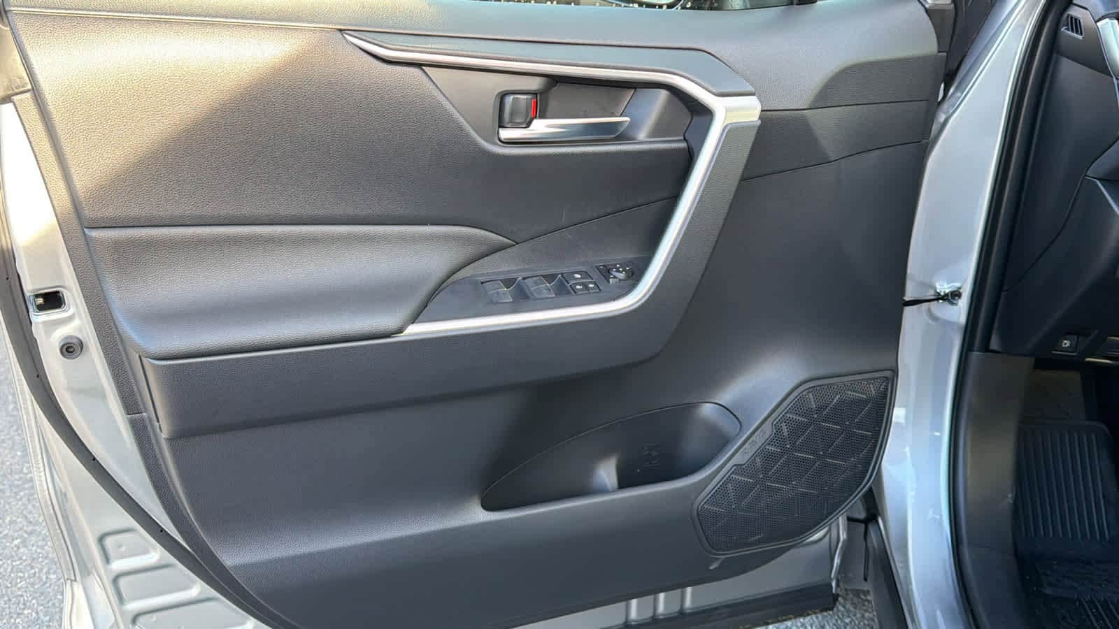 Thumbnail: 2025 Toyota RAV4 - 23