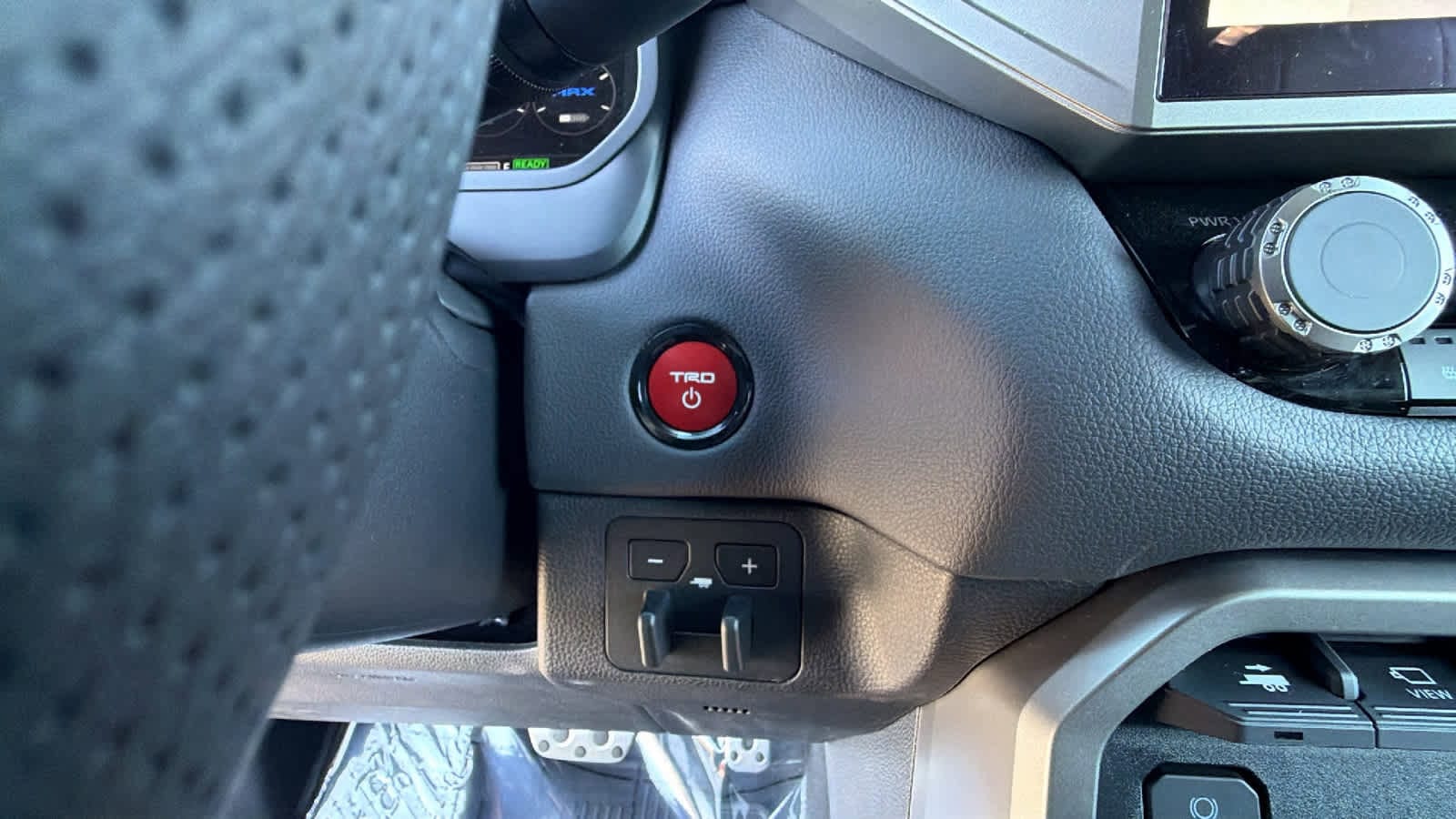 Thumbnail: 2025 Toyota Sequoia - 17