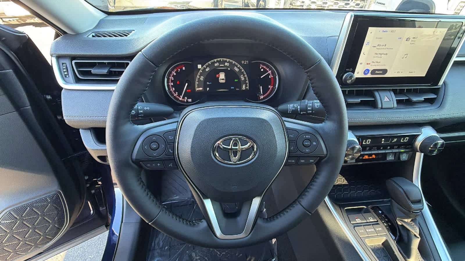 Thumbnail: 2025 Toyota RAV4 - 18