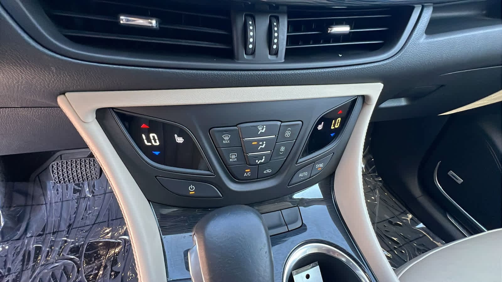 Thumbnail: 2017 Buick Envision - 14