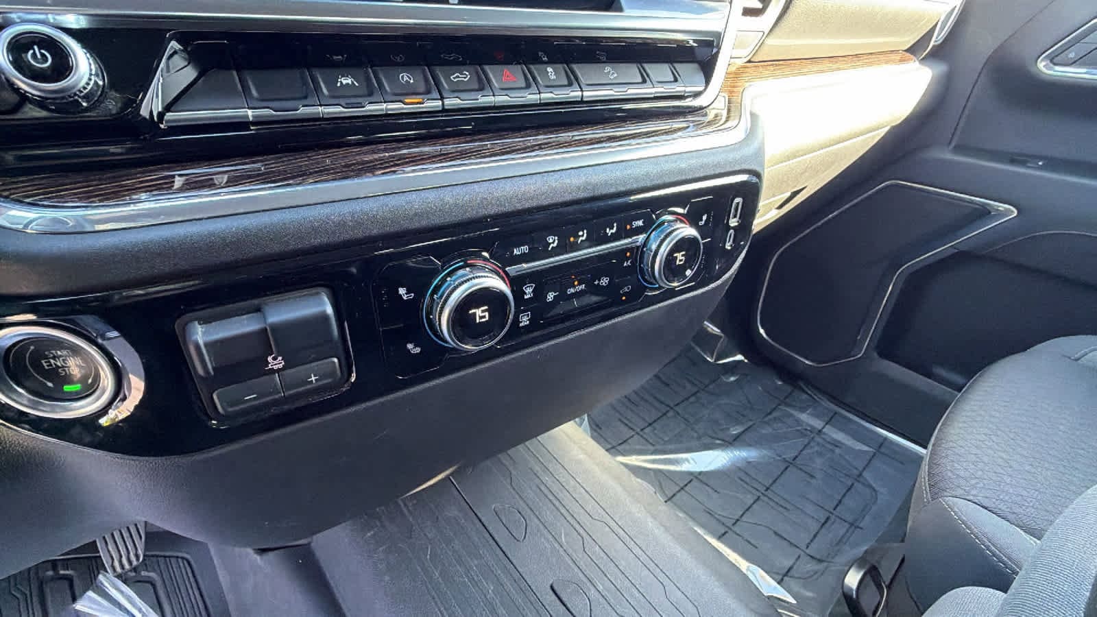 Thumbnail: 2024 GMC Sierra 1500 - 14