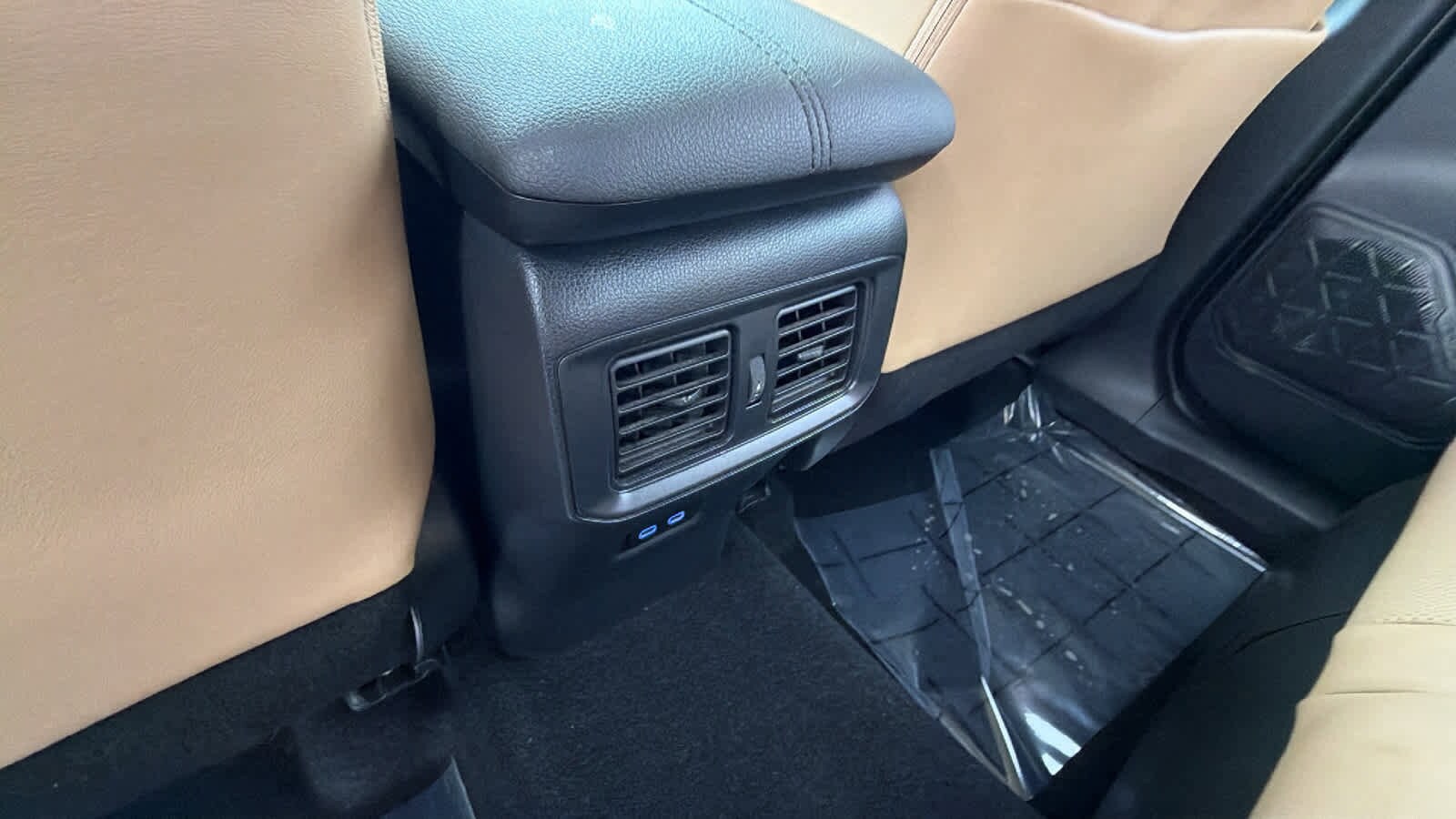 Thumbnail: 2022 Toyota RAV4 - 25