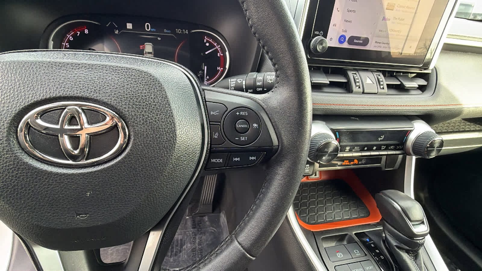 Thumbnail: 2023 Toyota RAV4 - 20