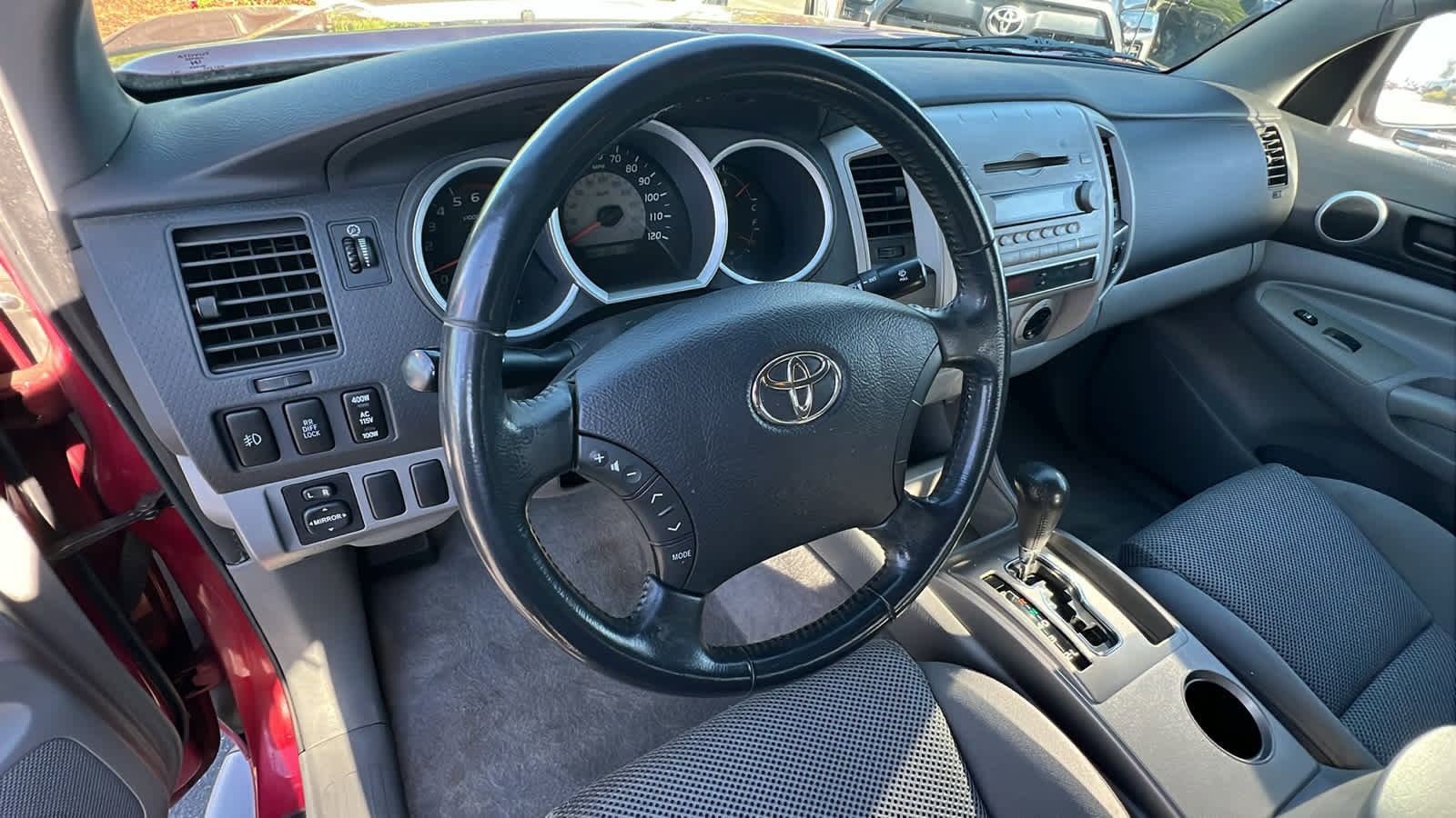 Thumbnail: 2006 Toyota Tacoma - 10