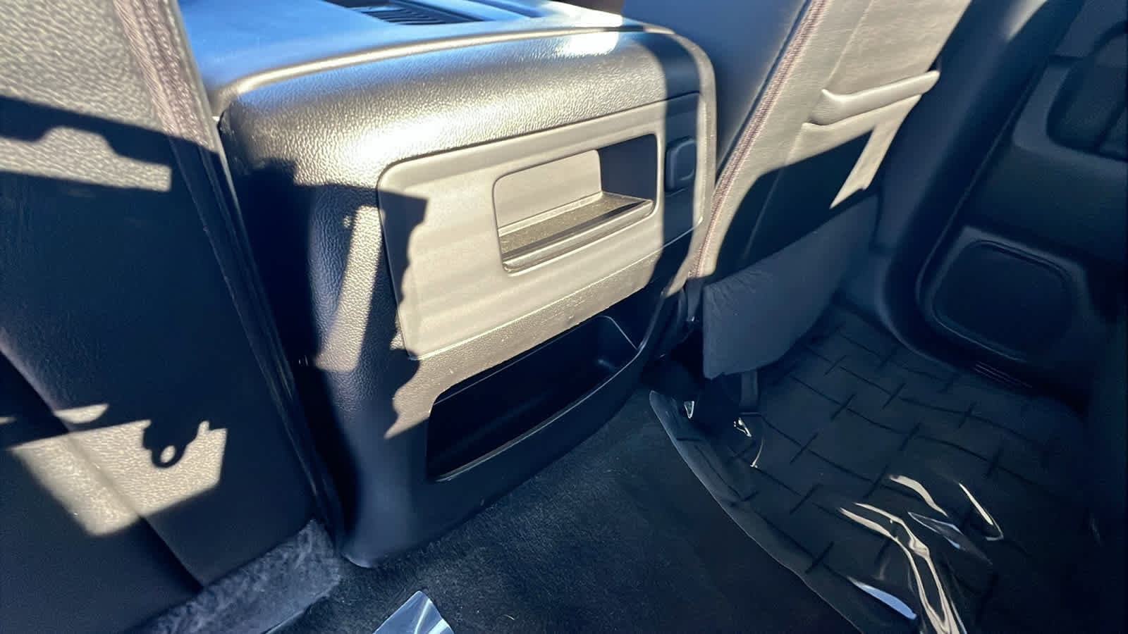 Thumbnail: 2016 Chevrolet Silverado 3500 - 25