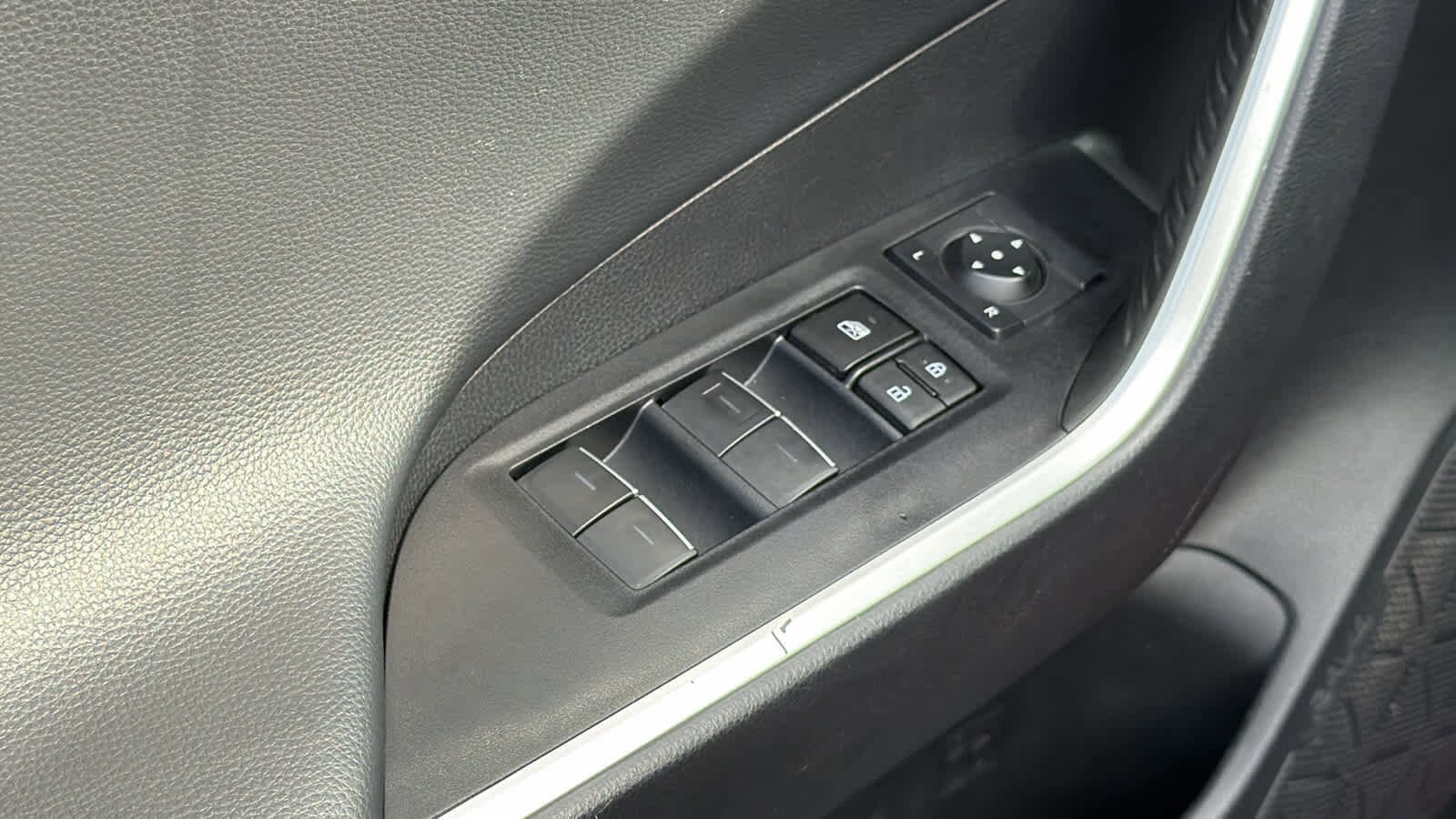 Thumbnail: 2024 Toyota RAV4 - 22