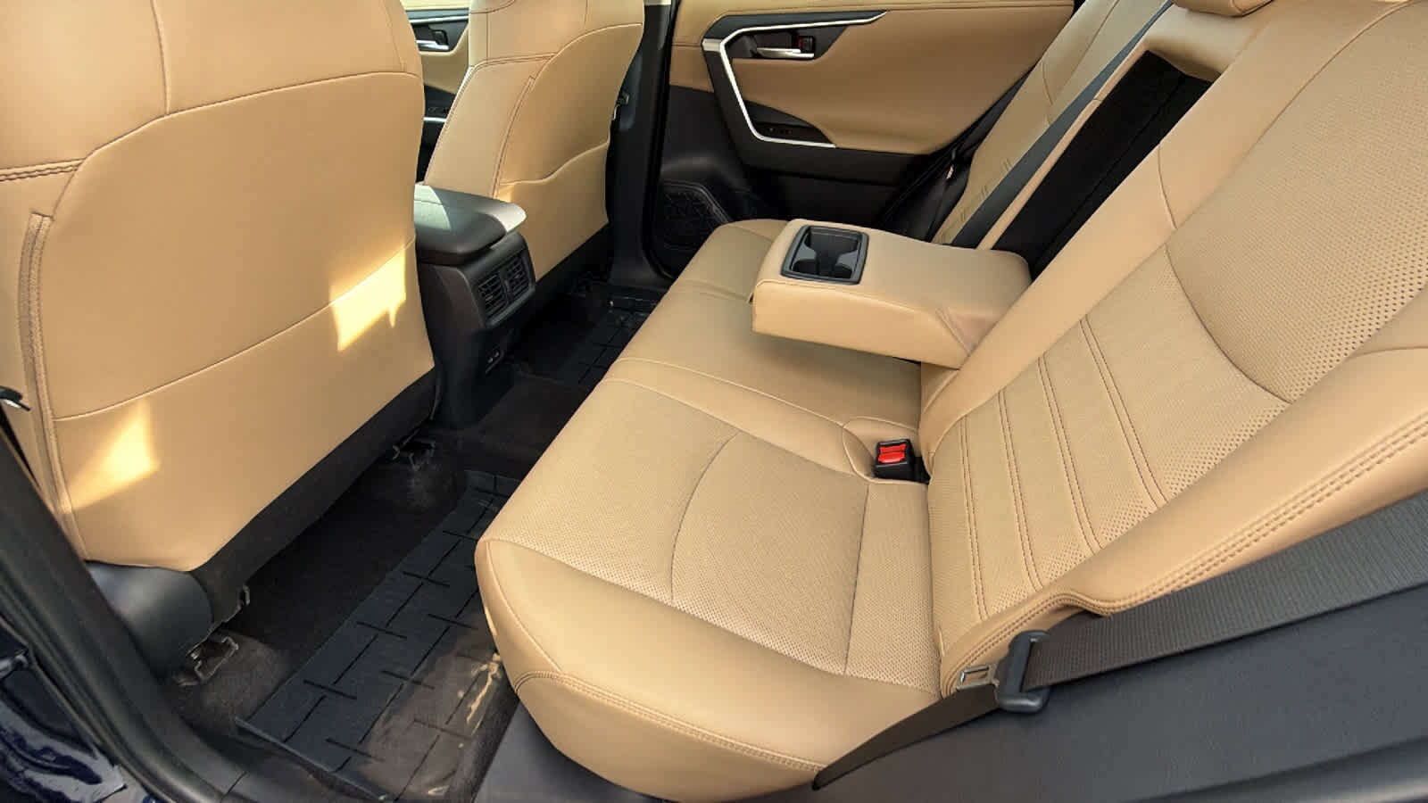 Thumbnail: 2023 Toyota RAV4 - 24