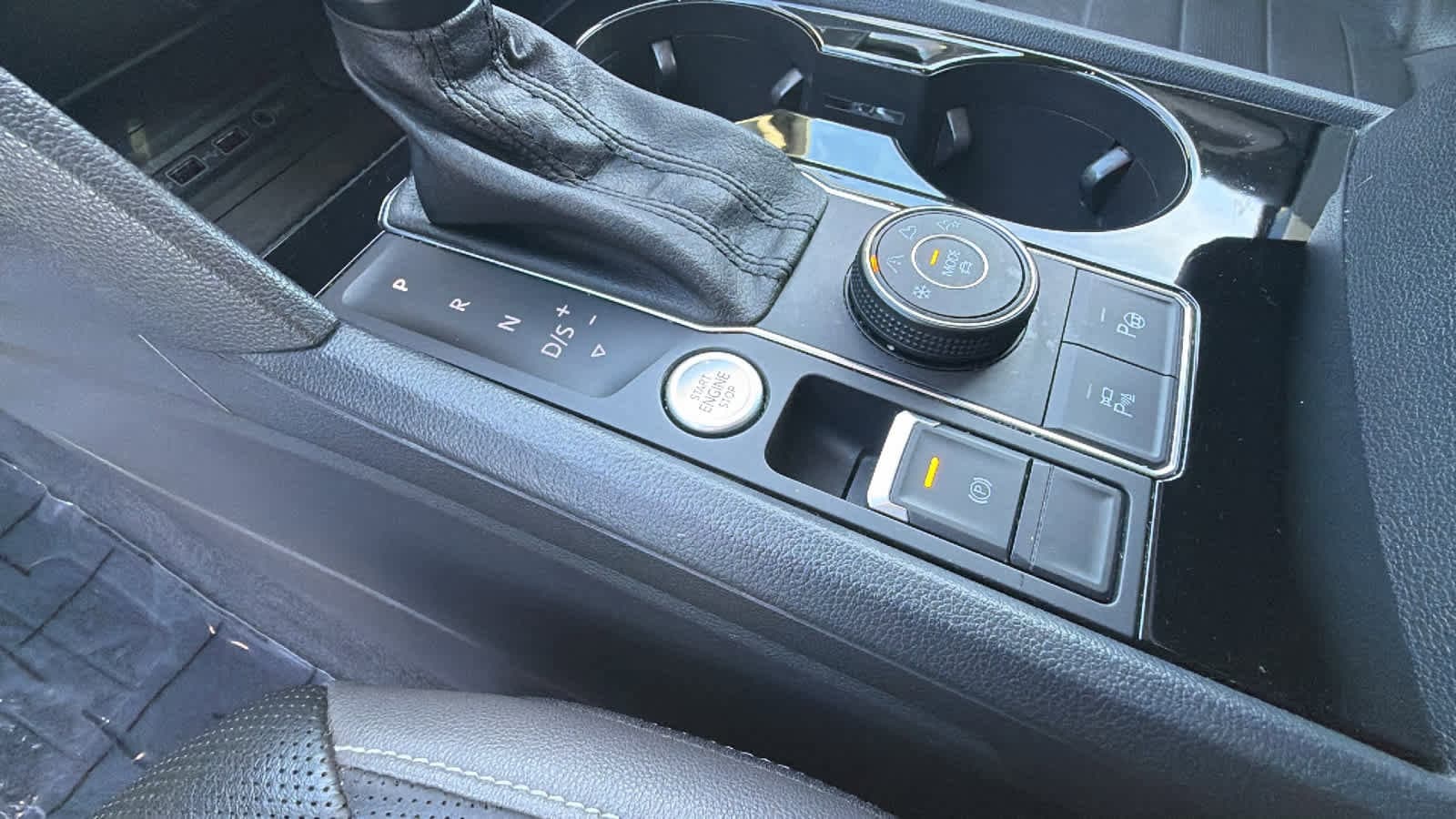 Thumbnail: 2021 Volkswagen Atlas - 17