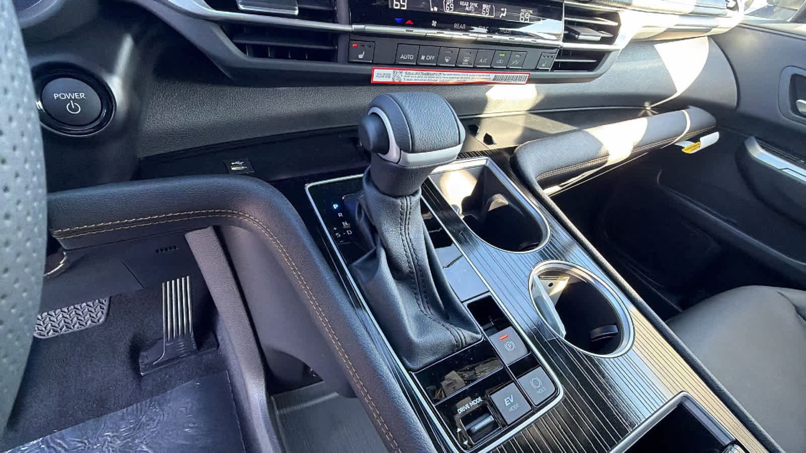 Thumbnail: 2026 Toyota Sienna - 13