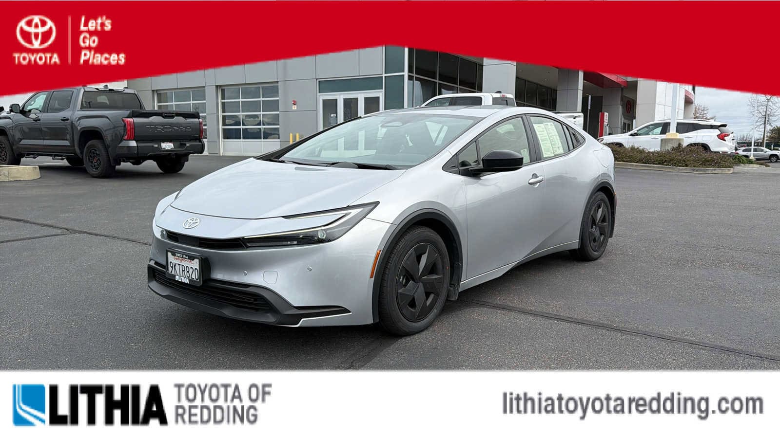 2024 Toyota Prius LE's photo