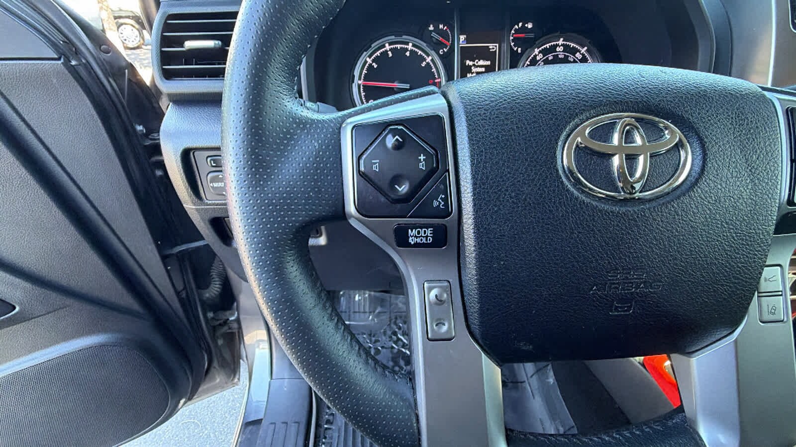 Thumbnail: 2022 Toyota 4Runner - 17