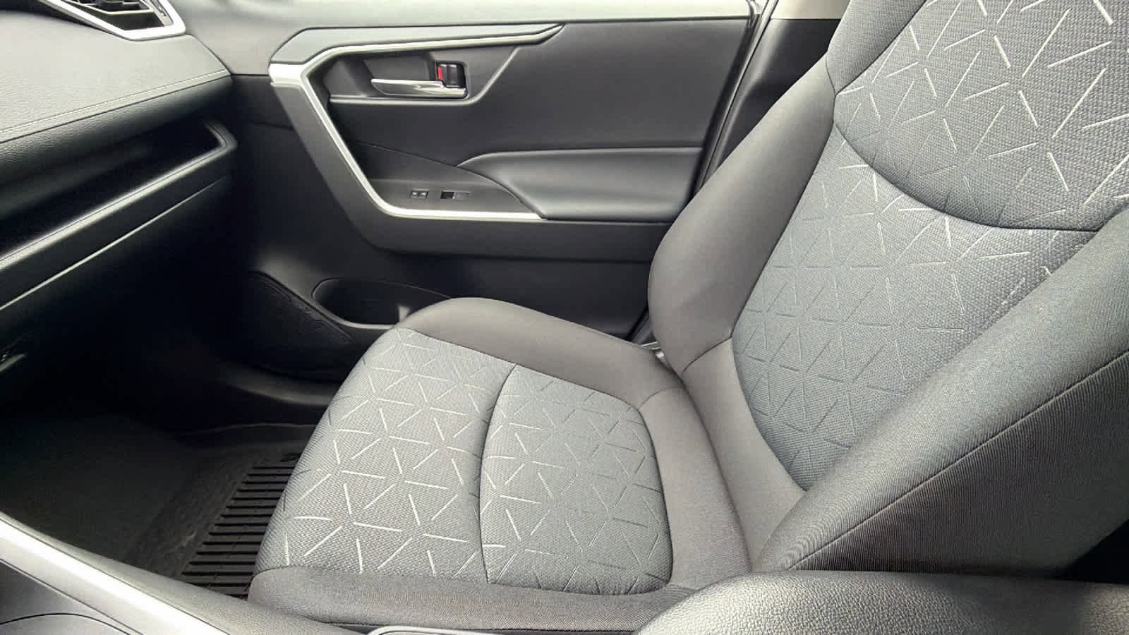 Thumbnail: 2025 Toyota RAV4 - 12