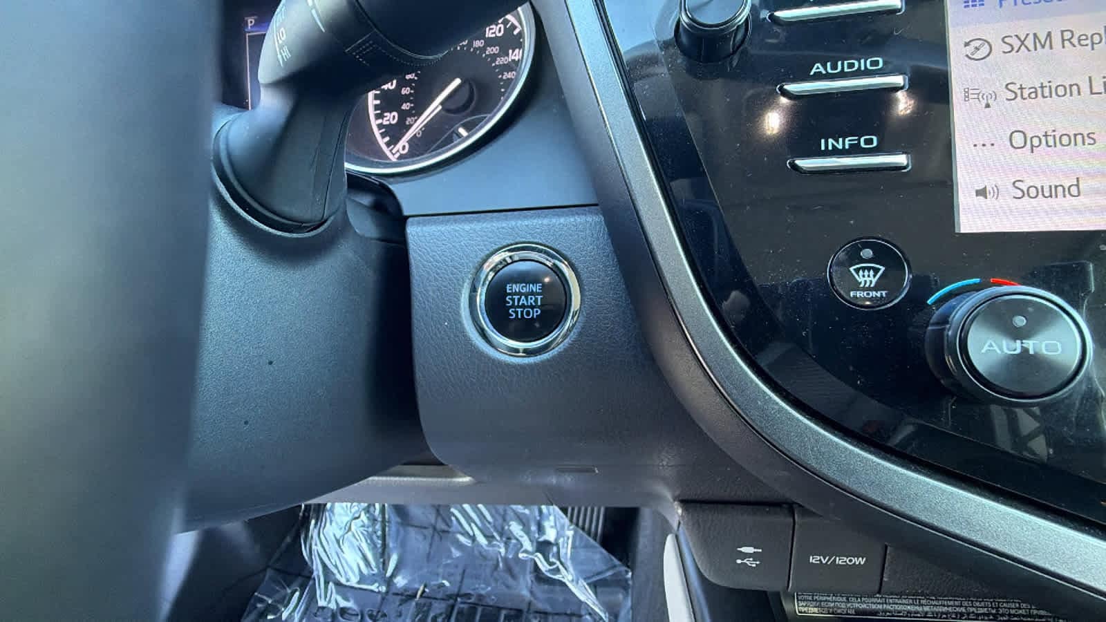 Thumbnail: 2018 Toyota Camry - 17