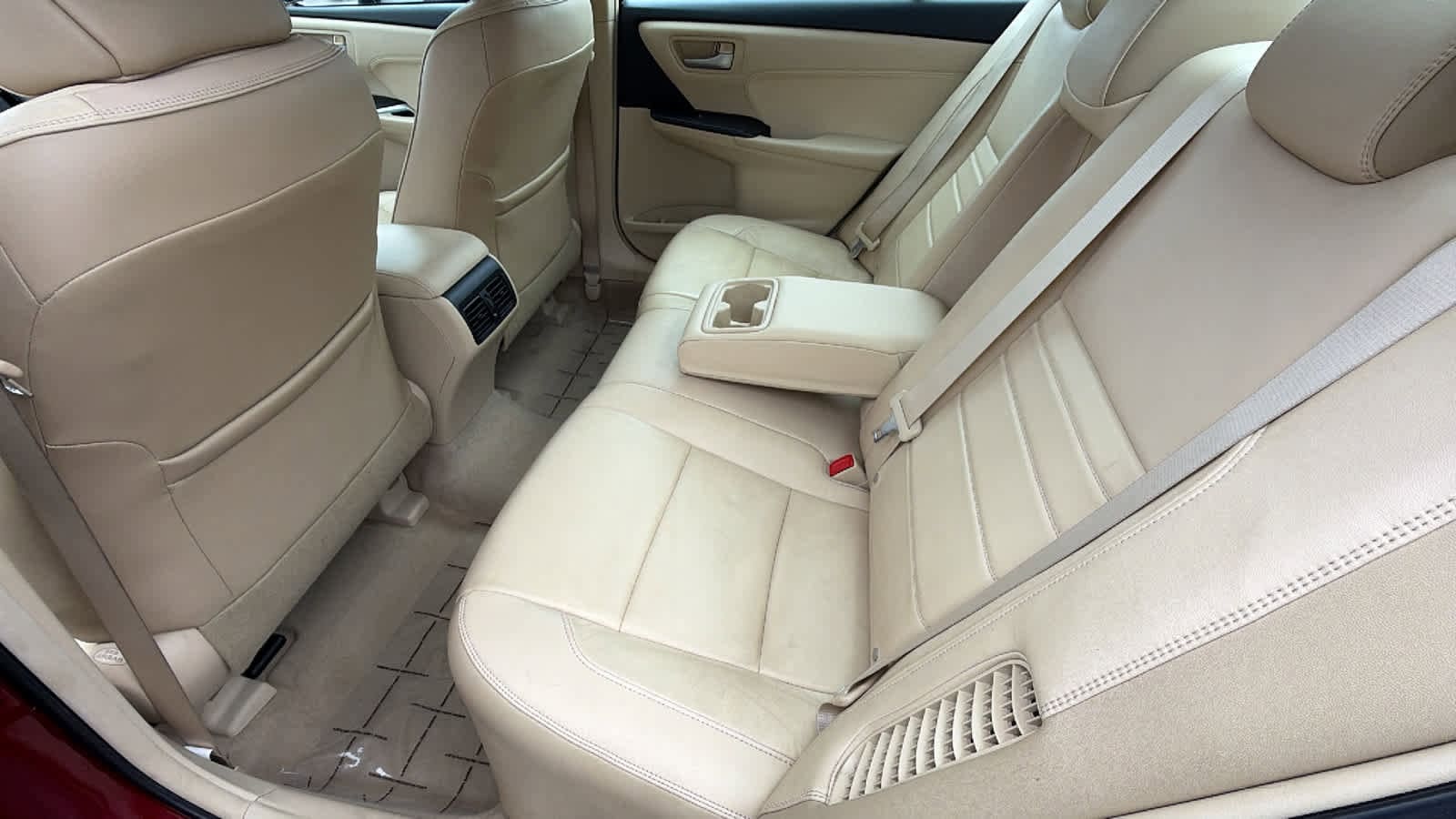 Thumbnail: 2015 Toyota Camry - 24