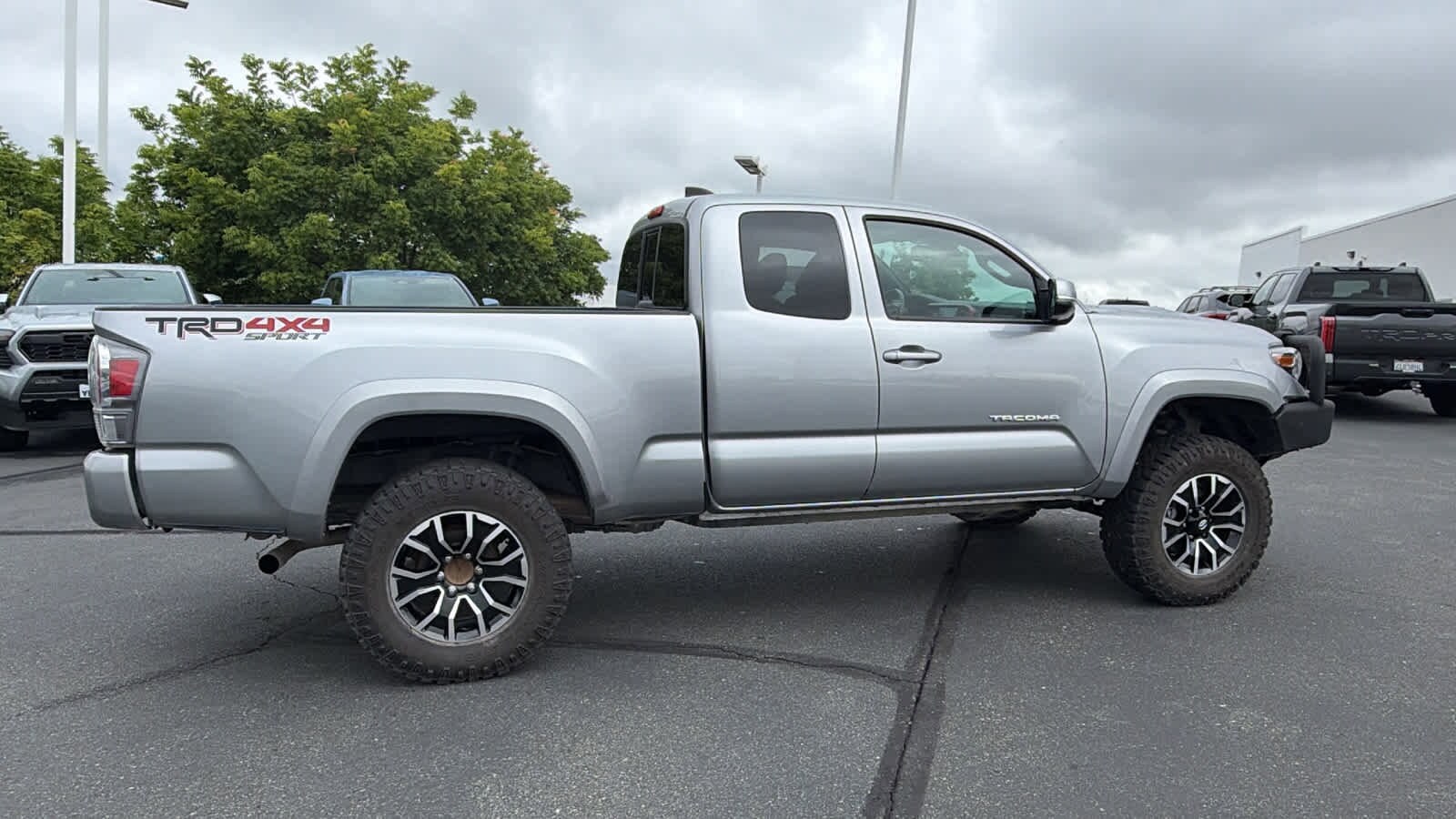 Thumbnail: 2020 Toyota Tacoma - 4