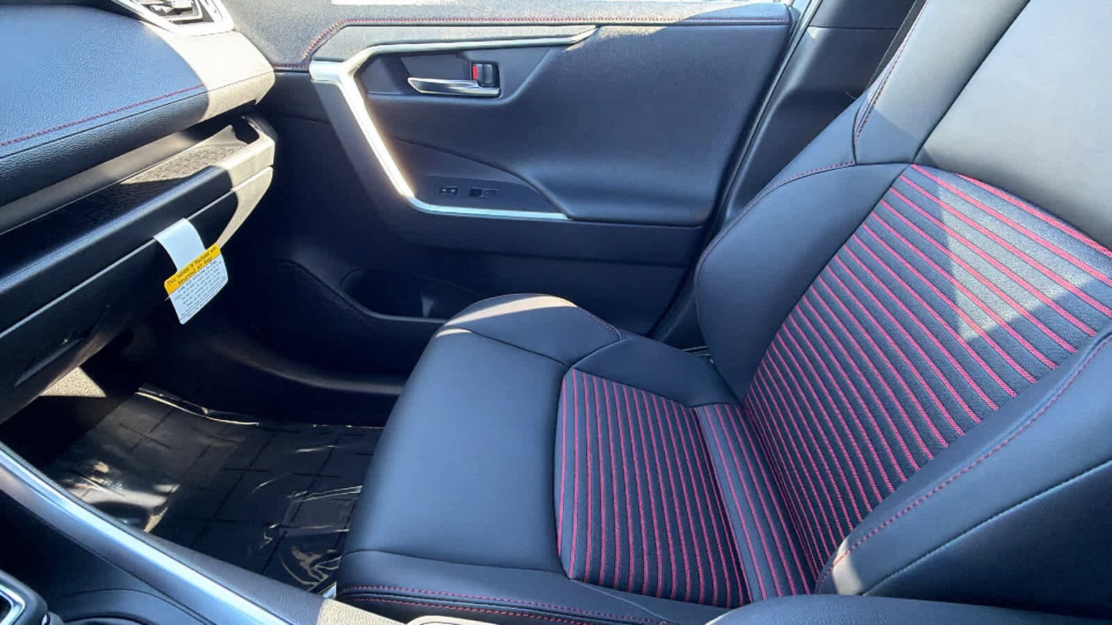 Thumbnail: 2025 Toyota RAV4 - 12