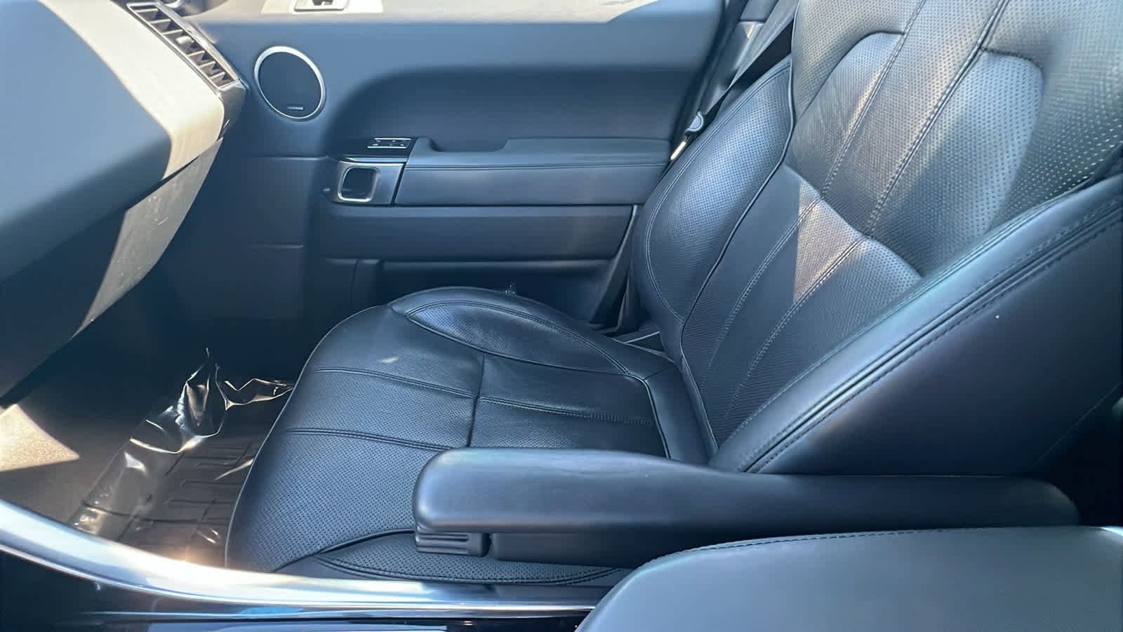 Thumbnail: 2015 Land Rover Range Rover Sport - 12
