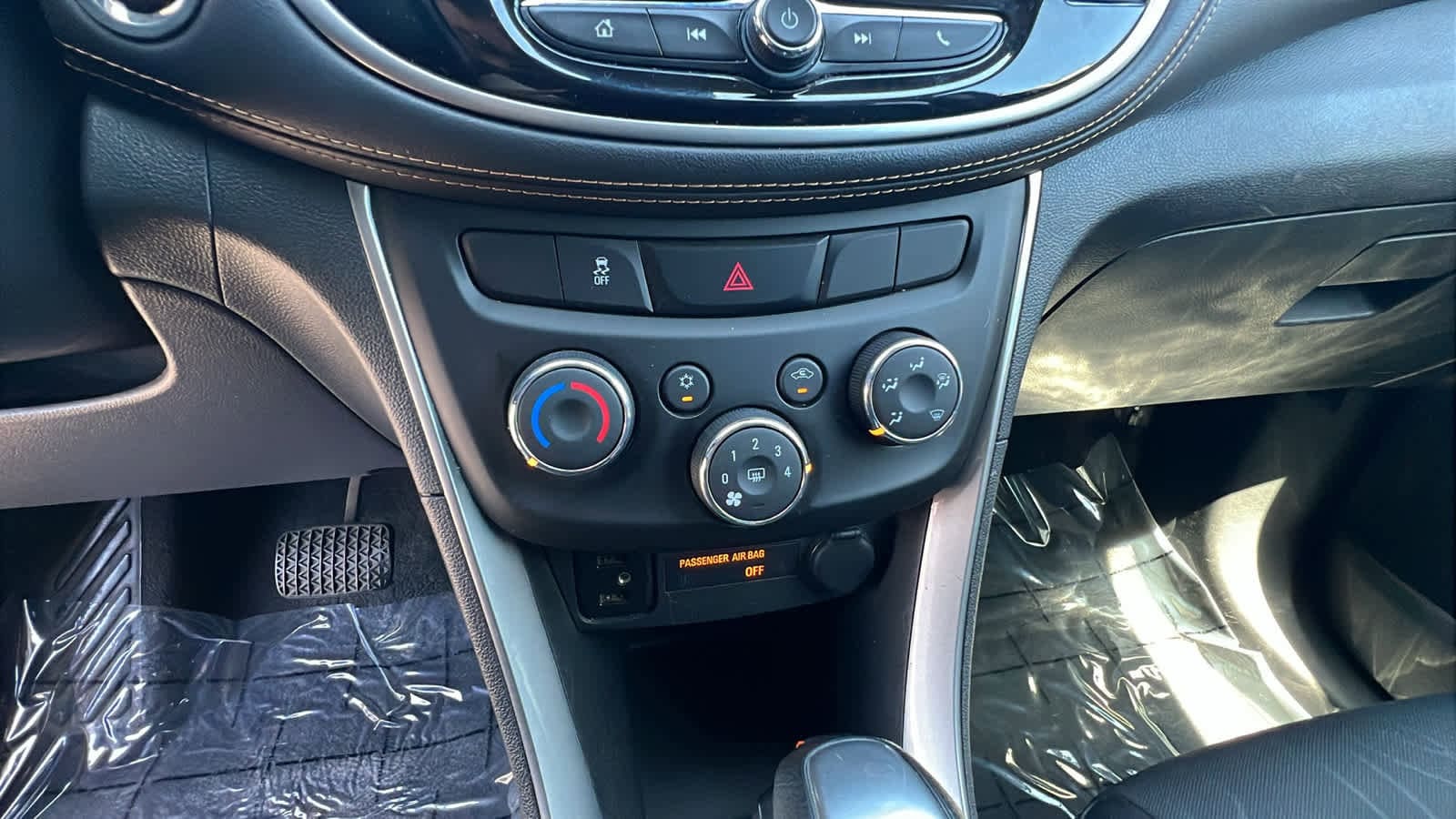 Thumbnail: 2019 Chevrolet Trax - 14