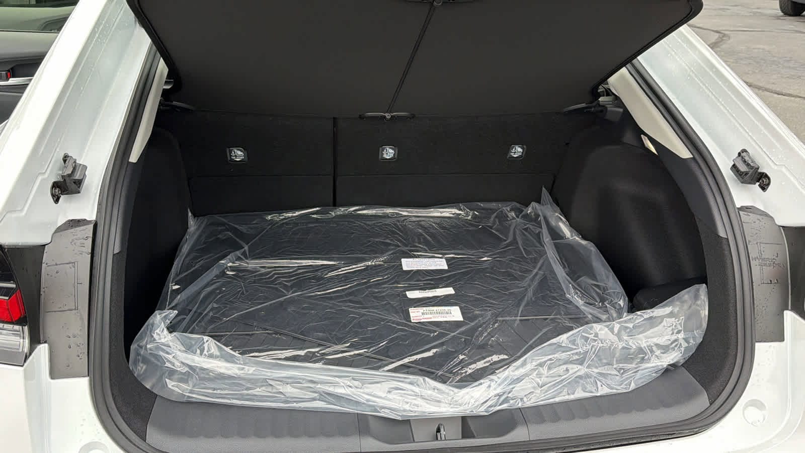 2026 Toyota Prius XLE - Photo 27