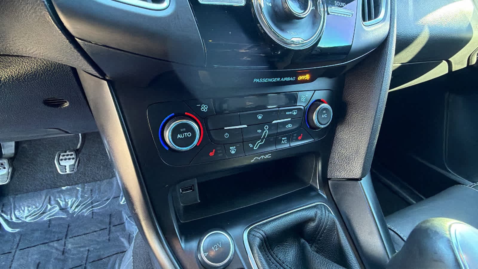 Thumbnail: 2016 Ford Focus - 14