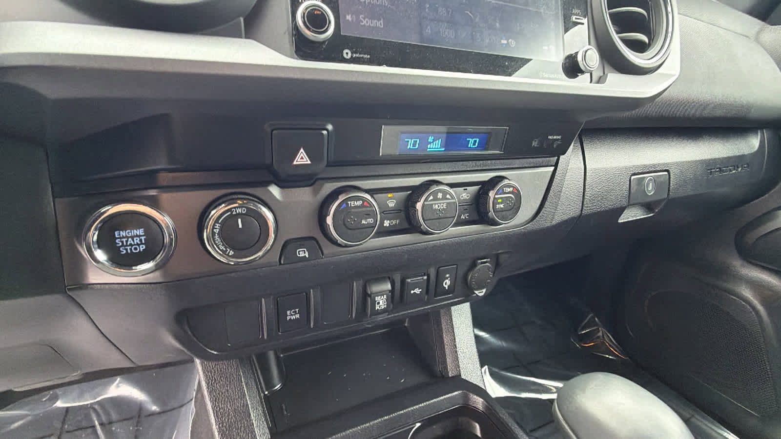 Thumbnail: 2023 Toyota Tacoma - 14