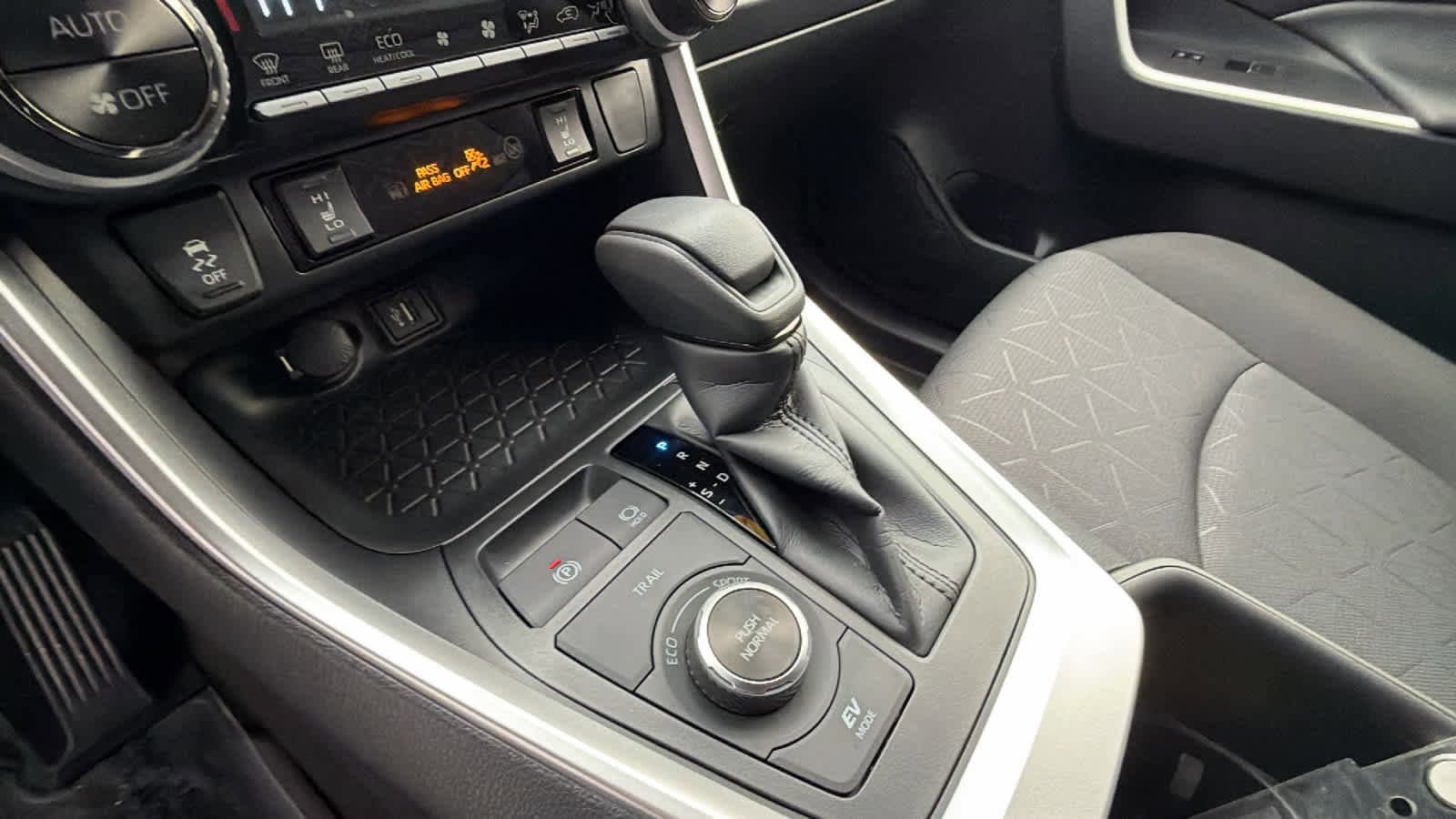 Thumbnail: 2025 Toyota RAV4 - 13