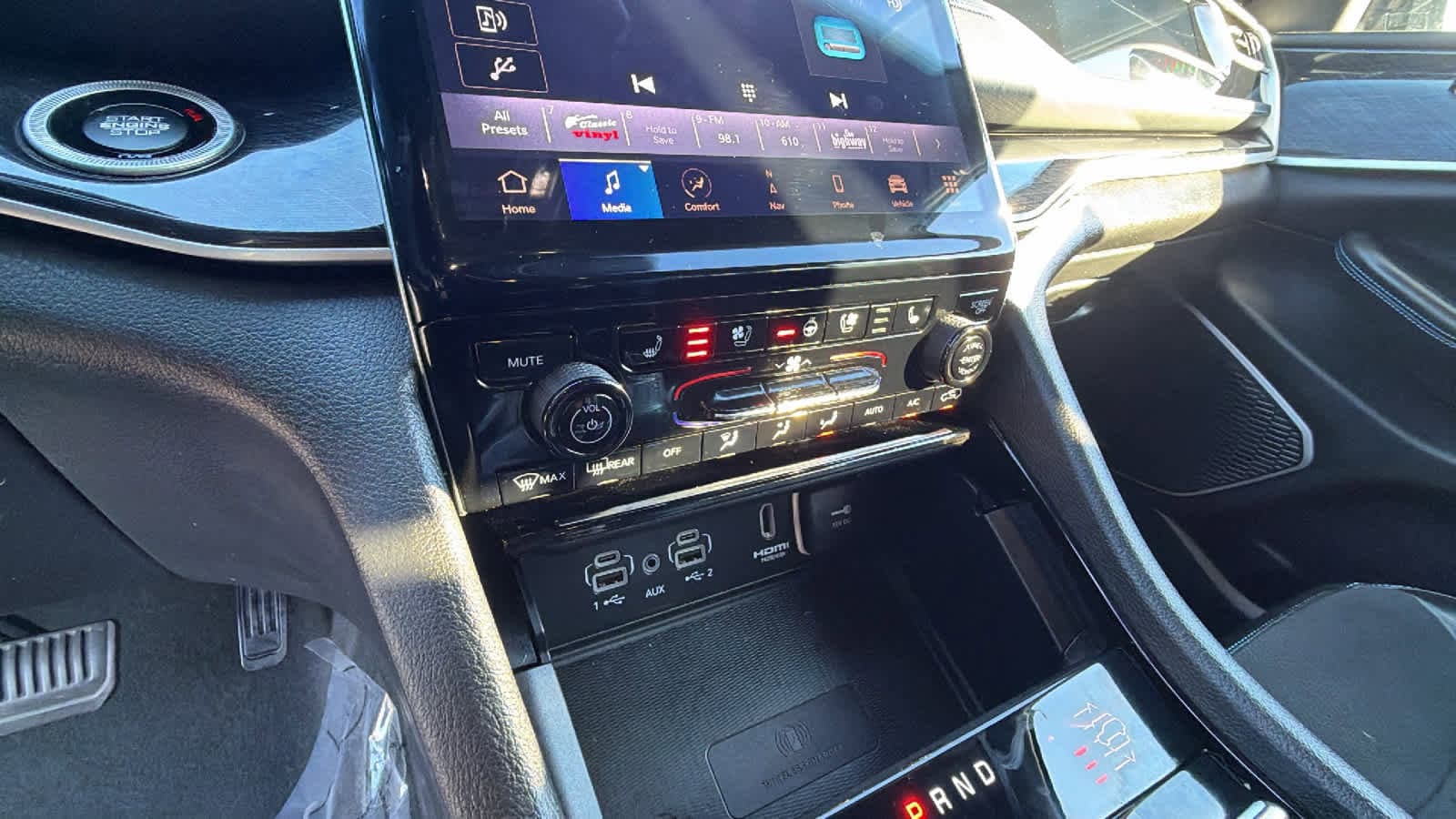 Thumbnail: 2022 Jeep Grand Cherokee - 14