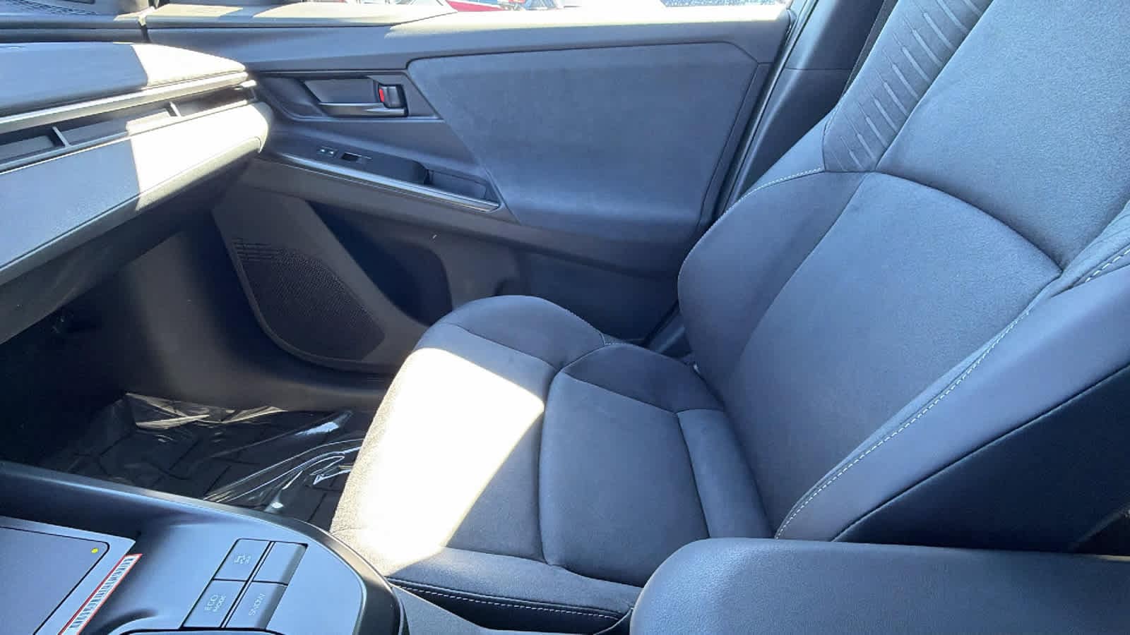 2026 Toyota C-HR XSE - Photo 12