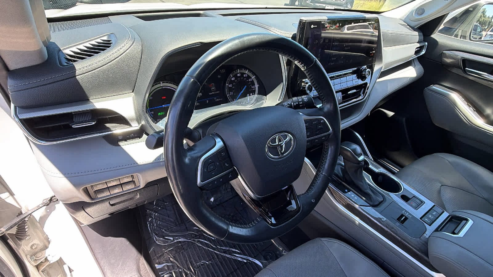 Thumbnail: 2021 Toyota Highlander - 10