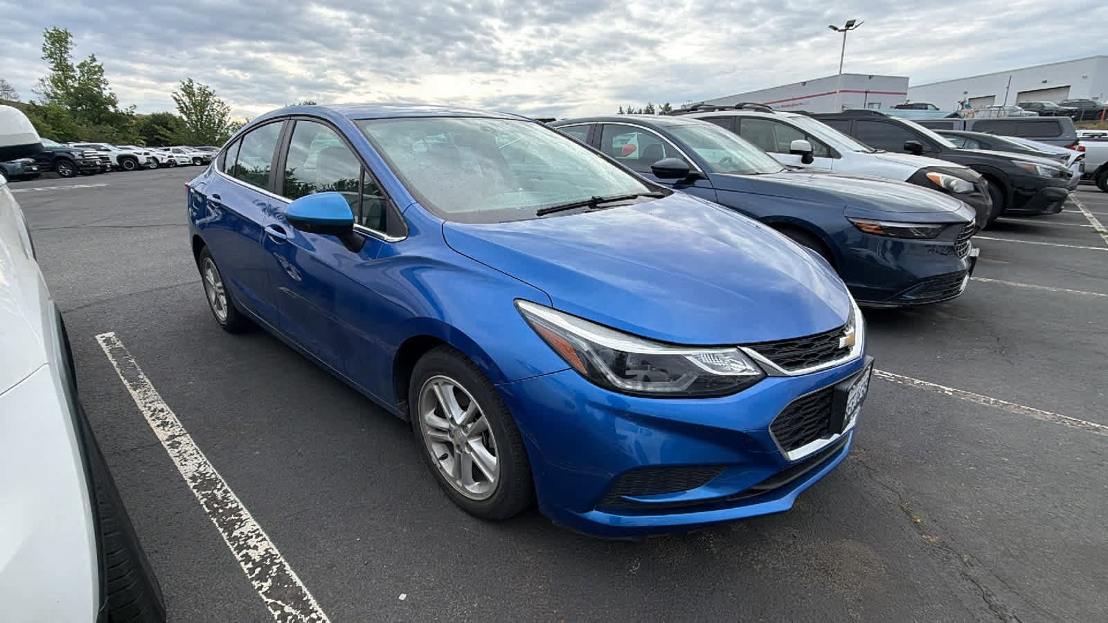 Thumbnail: 2018 Chevrolet Cruze - 2
