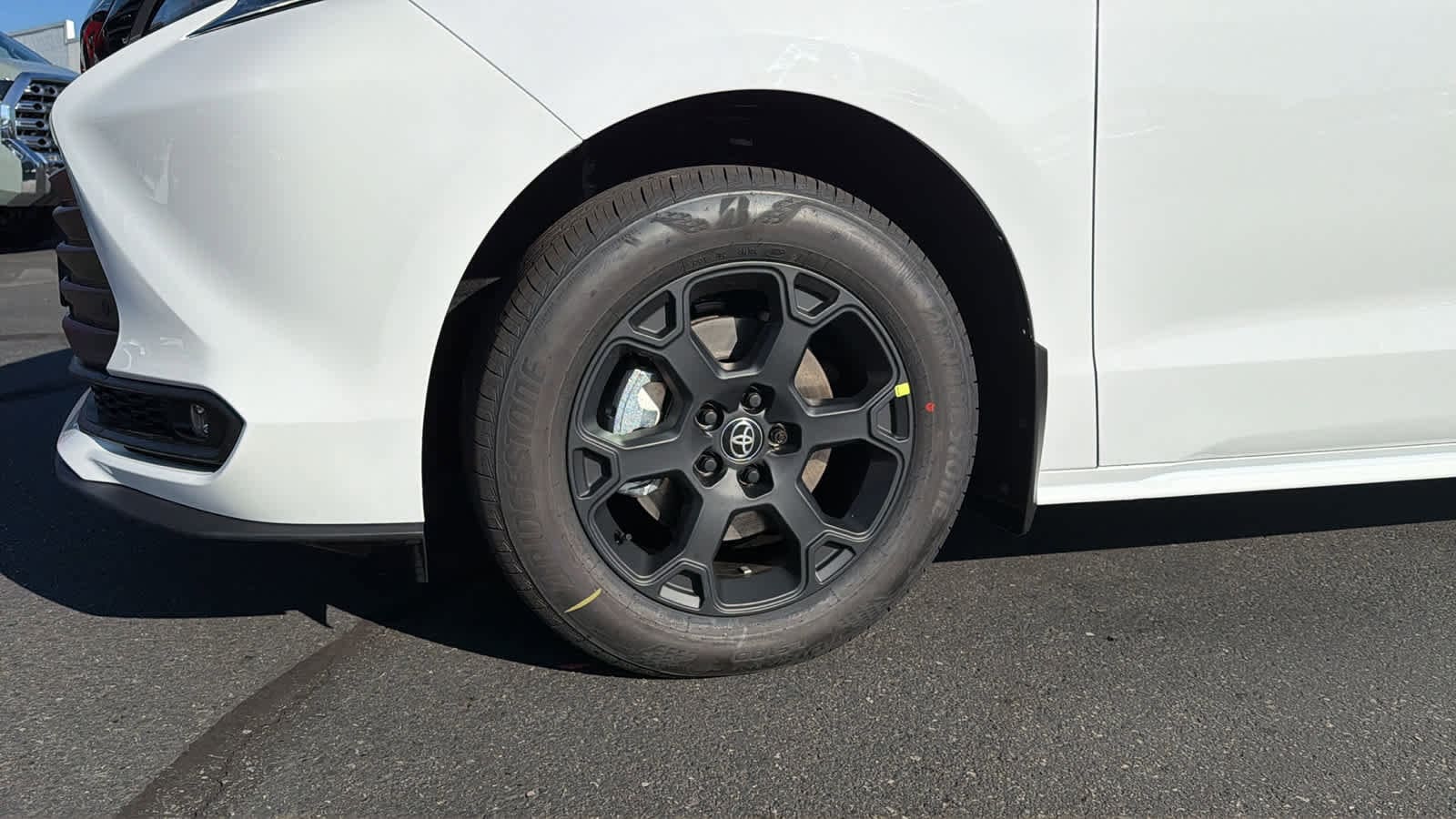 Thumbnail: 2026 Toyota Sienna - 9