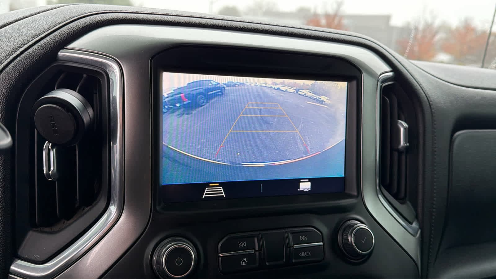 Thumbnail: 2020 Chevrolet Silverado 1500 - 16