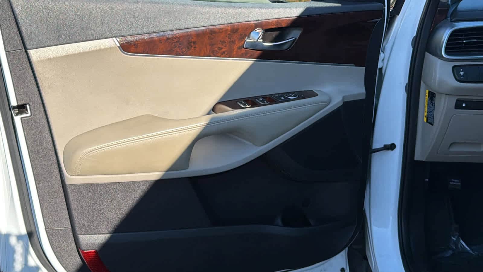 Thumbnail: 2016 Kia Sorento - 23