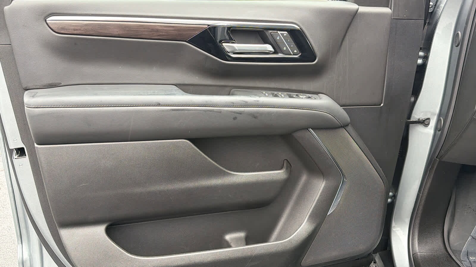 Thumbnail: 2026 Chevrolet Tahoe - 23