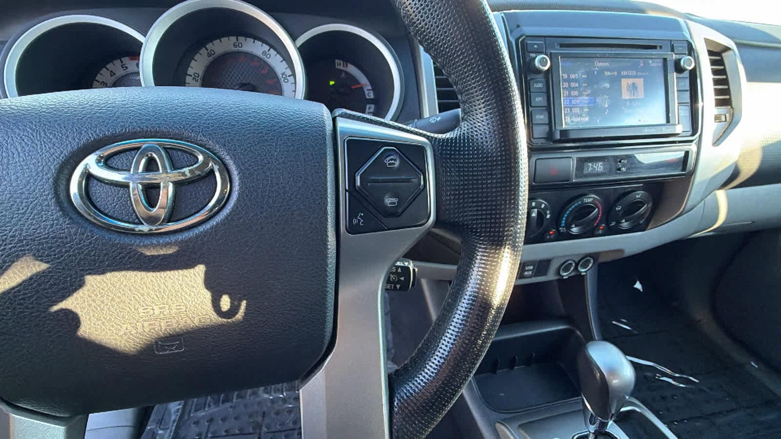 Thumbnail: 2014 Toyota Tacoma - 20