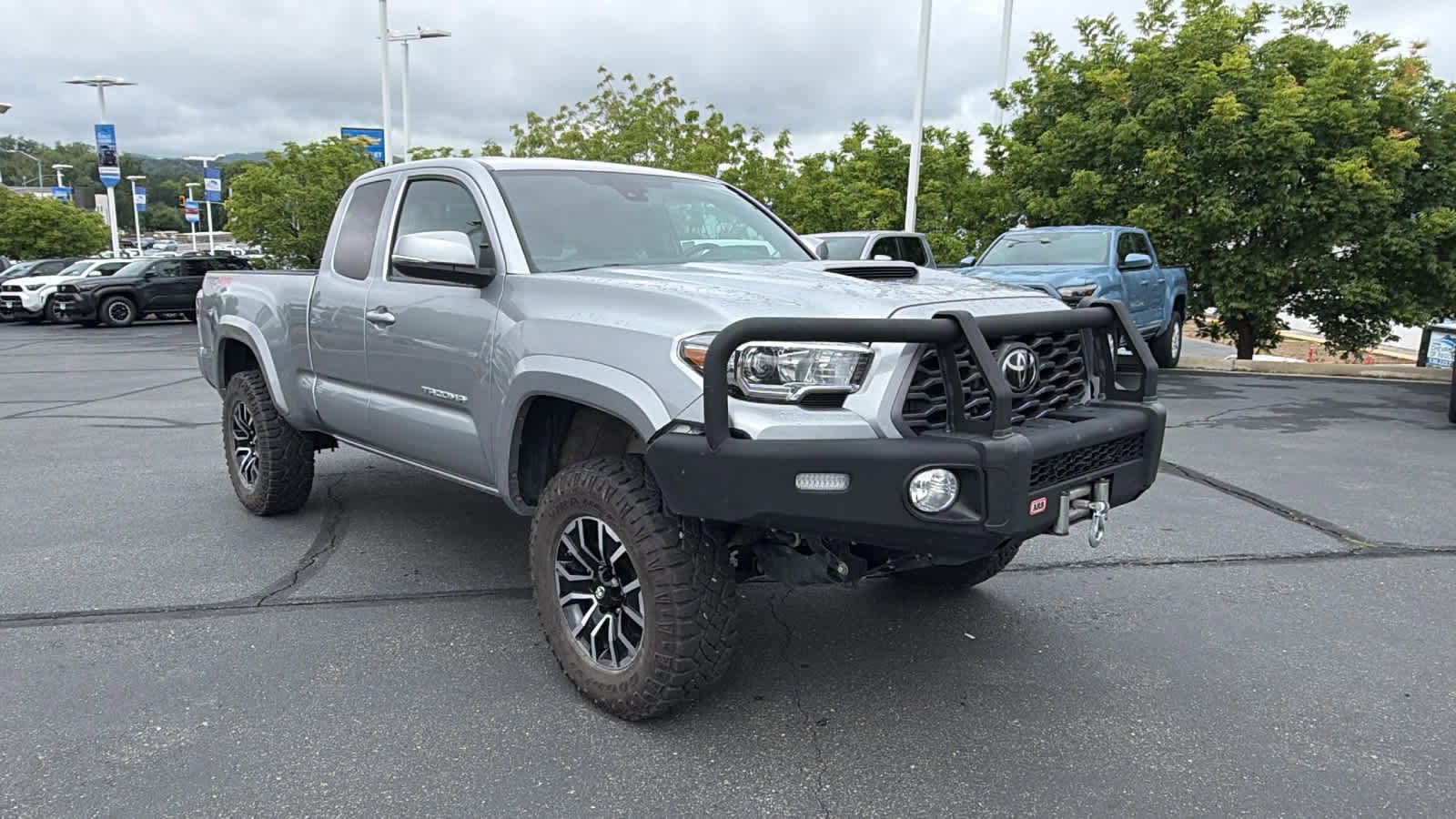 Thumbnail: 2020 Toyota Tacoma - 3