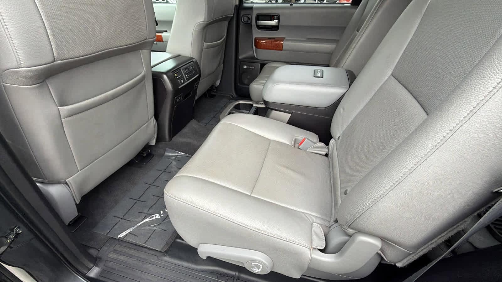 Thumbnail: 2019 Toyota Sequoia - 24