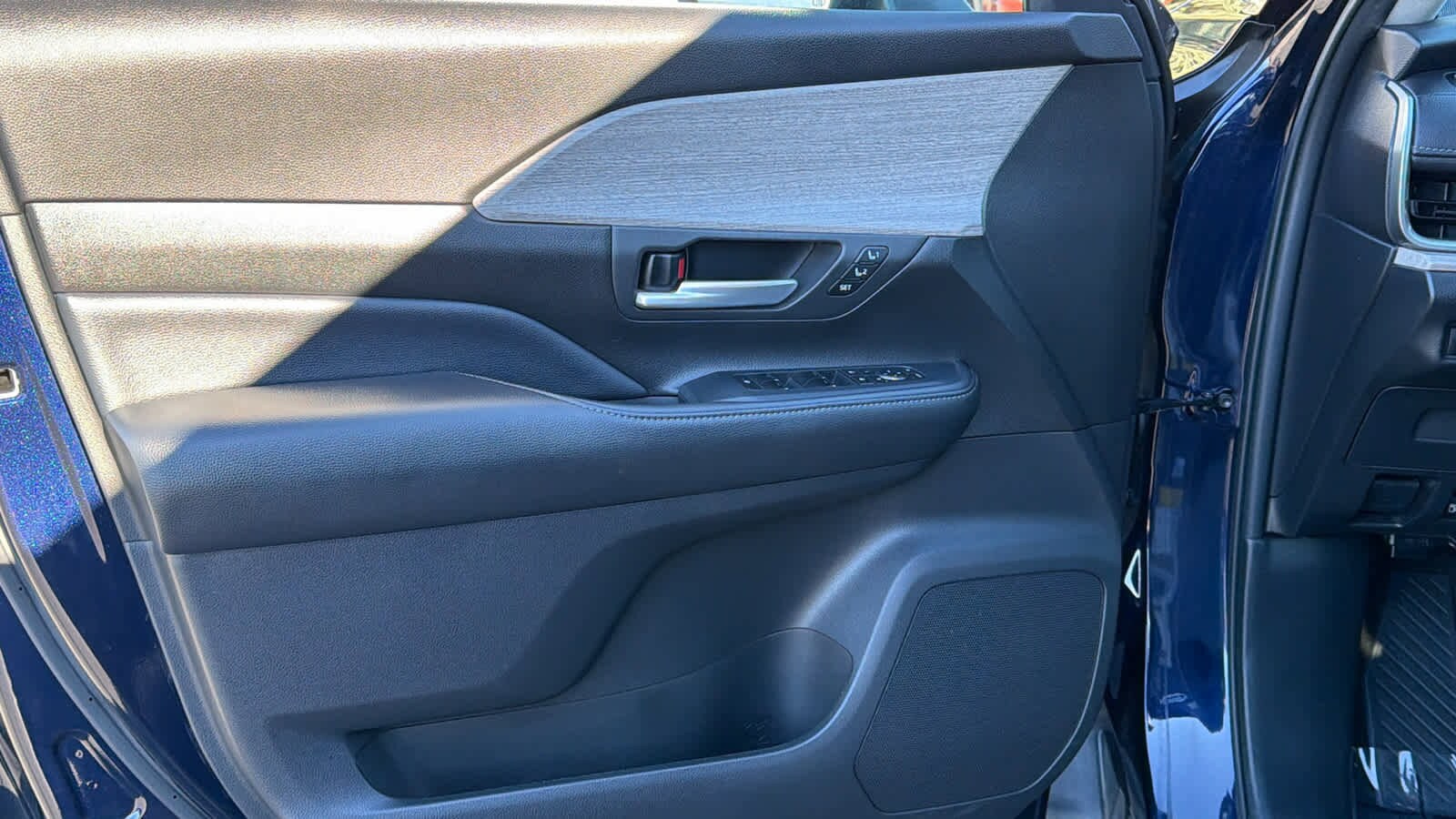 Thumbnail: 2024 Toyota Grand Highlander - 23