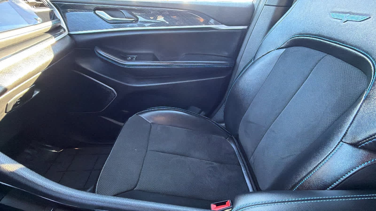 Thumbnail: 2022 Jeep Grand Cherokee - 12