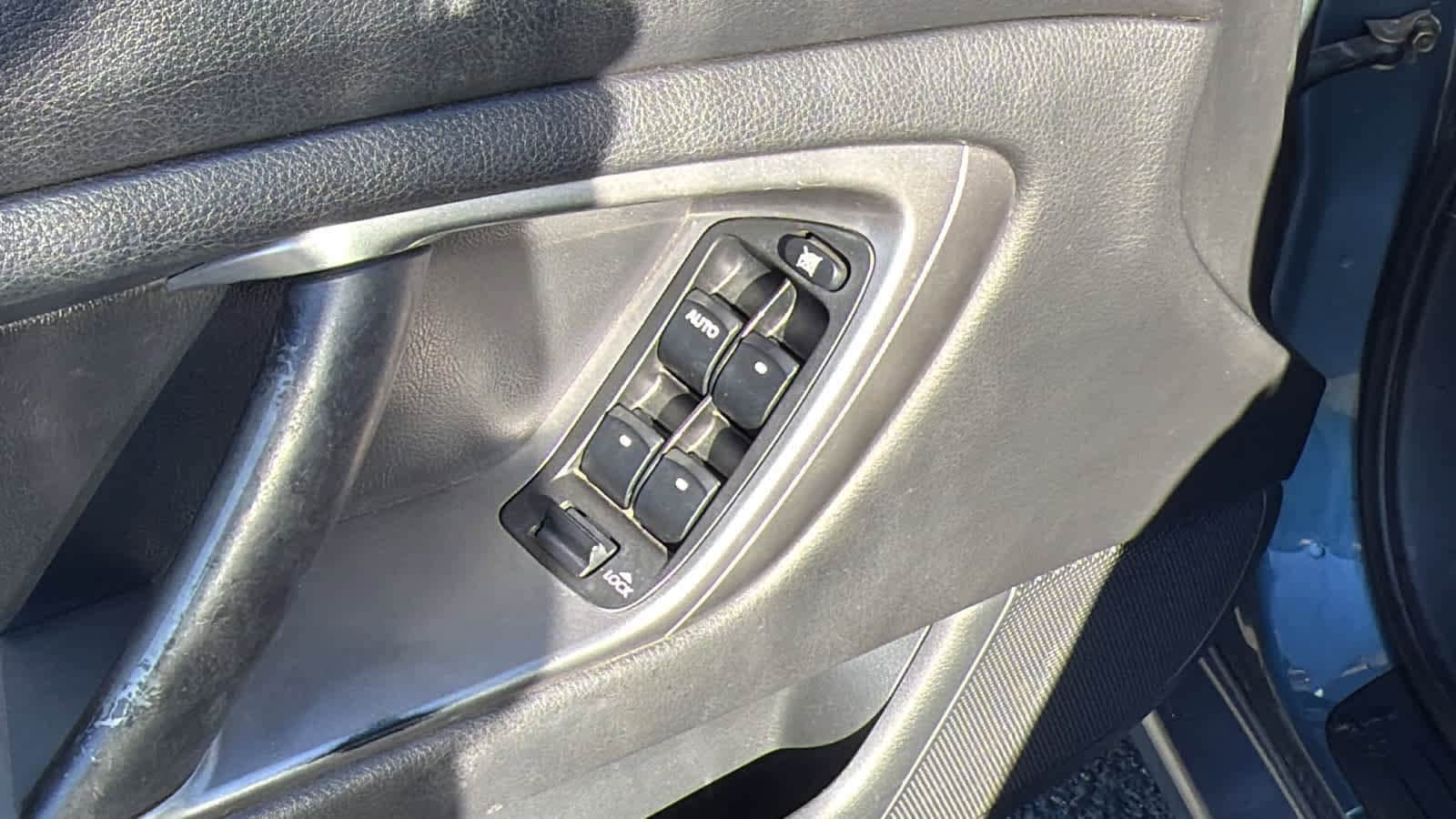 Thumbnail: 2005 Subaru Outback - 22