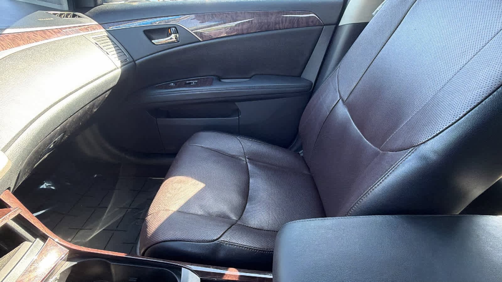 Thumbnail: 2011 Toyota Avalon - 12