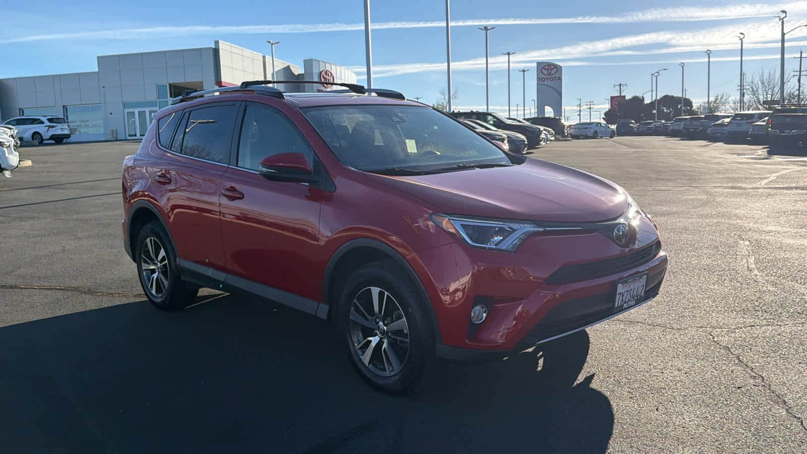 Thumbnail: 2017 Toyota RAV4 - 3
