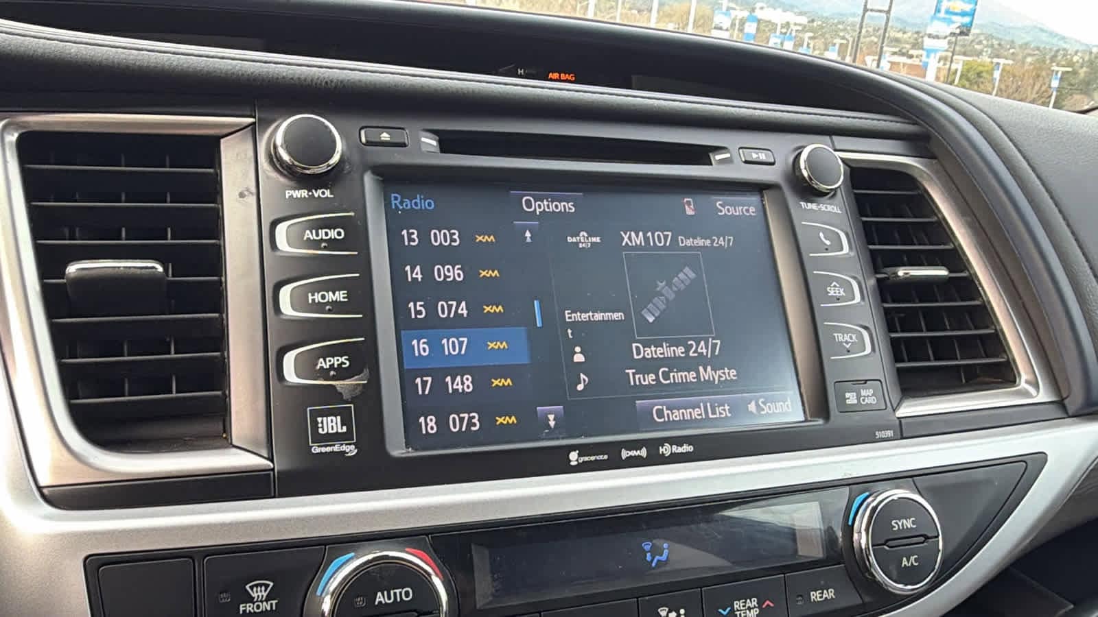 Thumbnail: 2019 Toyota Highlander - 15